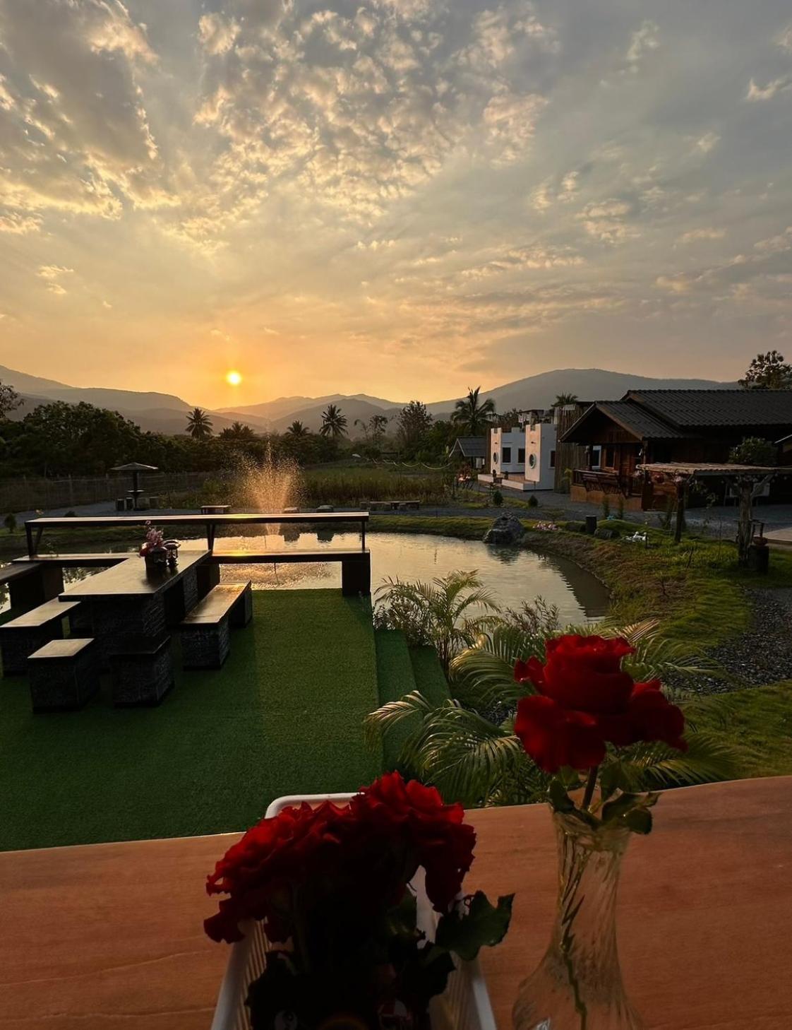 ม่วนใจ๋ปันสุข โฮมสเตย์แอนคาเฟ่ Muanjai Punsuk Homestay And Cafe Чомтонг Екстер'єр фото