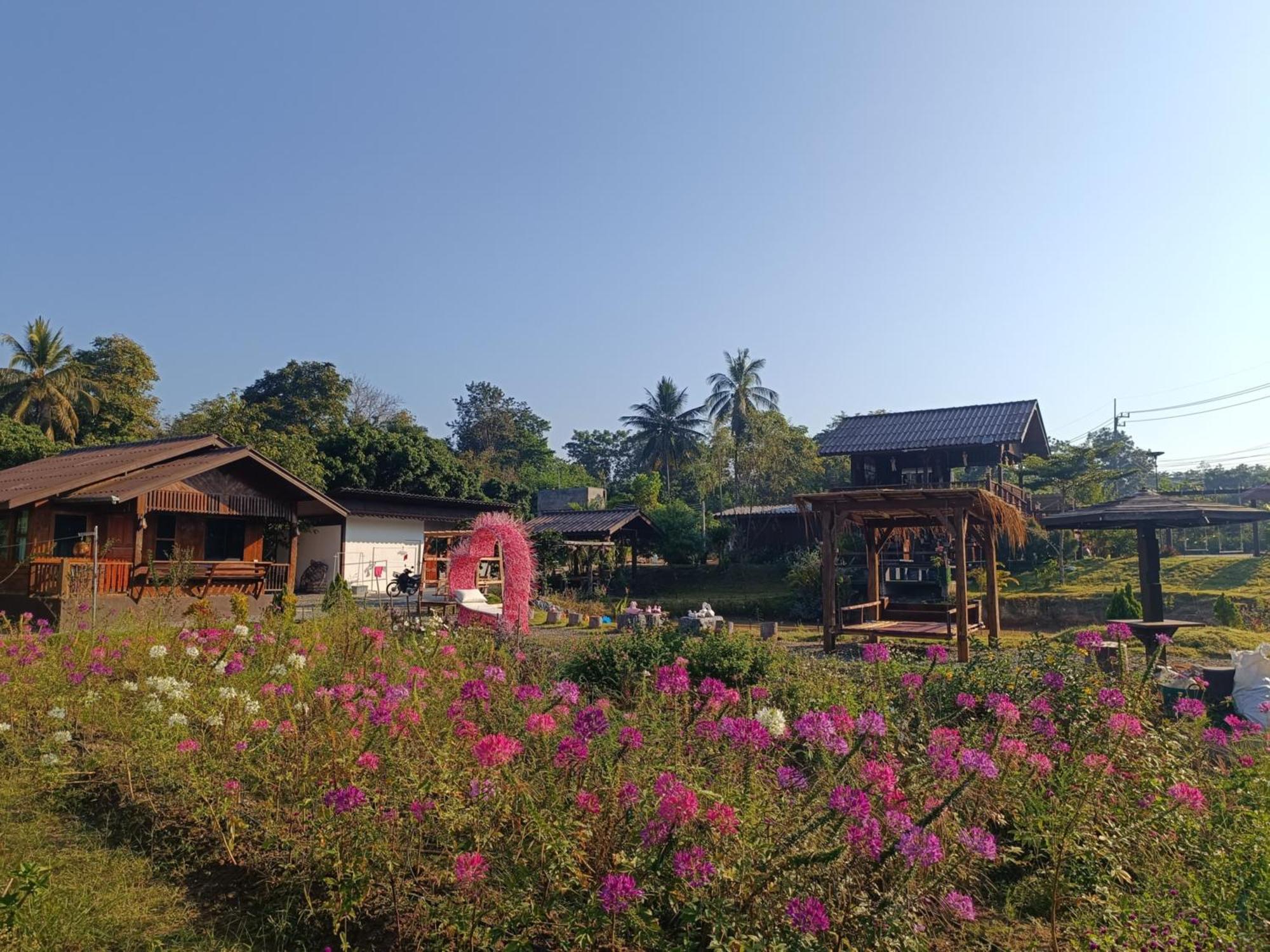 ม่วนใจ๋ปันสุข โฮมสเตย์แอนคาเฟ่ Muanjai Punsuk Homestay And Cafe Чомтонг Екстер'єр фото
