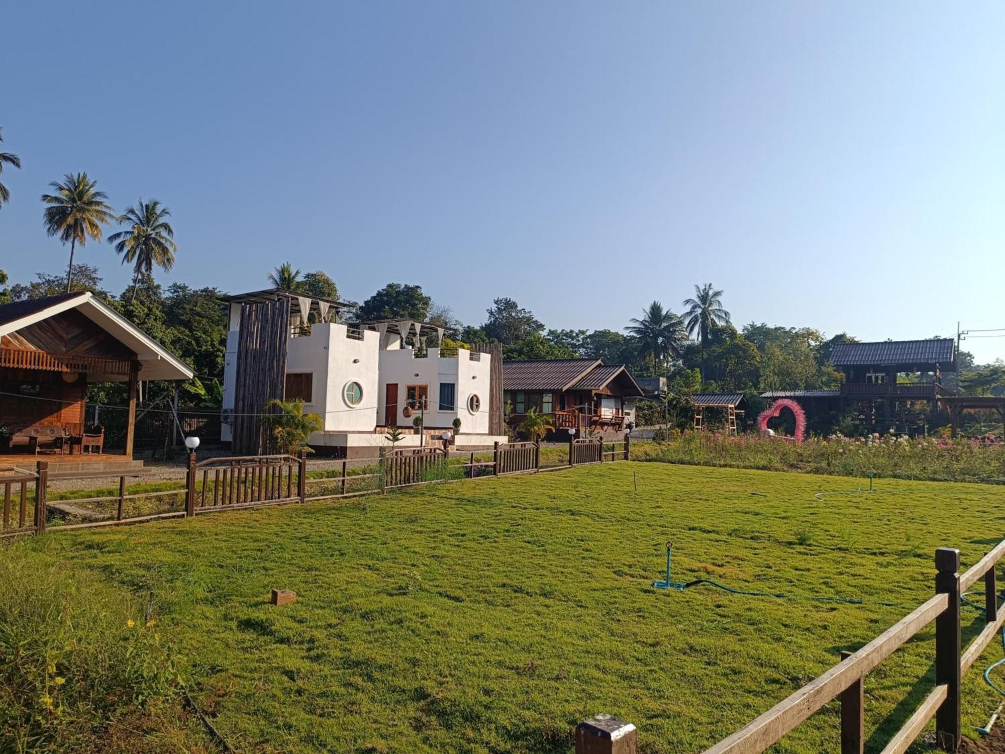 ม่วนใจ๋ปันสุข โฮมสเตย์แอนคาเฟ่ Muanjai Punsuk Homestay And Cafe Чомтонг Екстер'єр фото