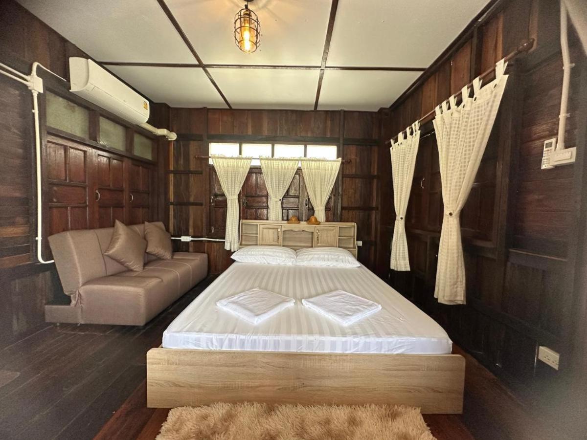 ม่วนใจ๋ปันสุข โฮมสเตย์แอนคาเฟ่ Muanjai Punsuk Homestay And Cafe Чомтонг Екстер'єр фото