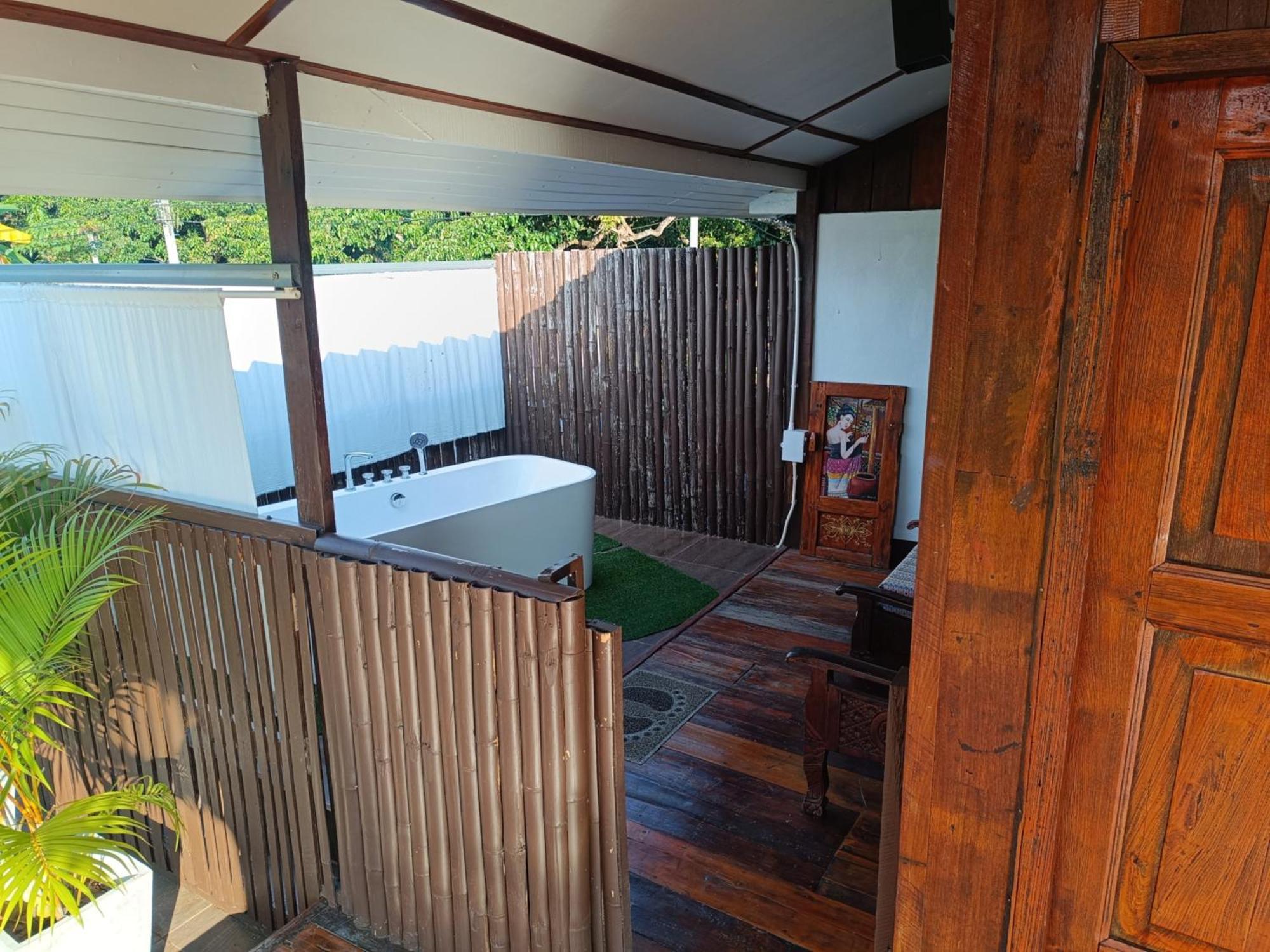ม่วนใจ๋ปันสุข โฮมสเตย์แอนคาเฟ่ Muanjai Punsuk Homestay And Cafe Чомтонг Екстер'єр фото