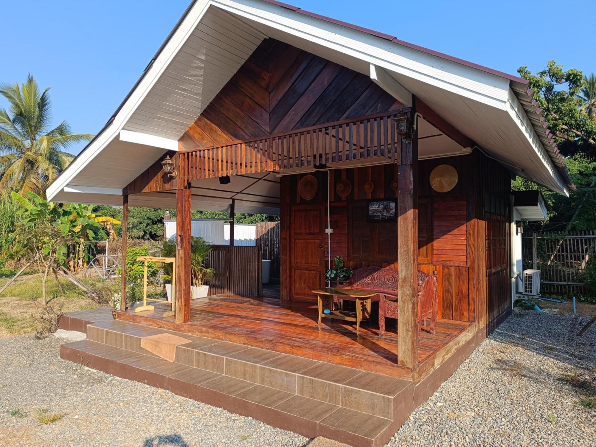 ม่วนใจ๋ปันสุข โฮมสเตย์แอนคาเฟ่ Muanjai Punsuk Homestay And Cafe Чомтонг Екстер'єр фото