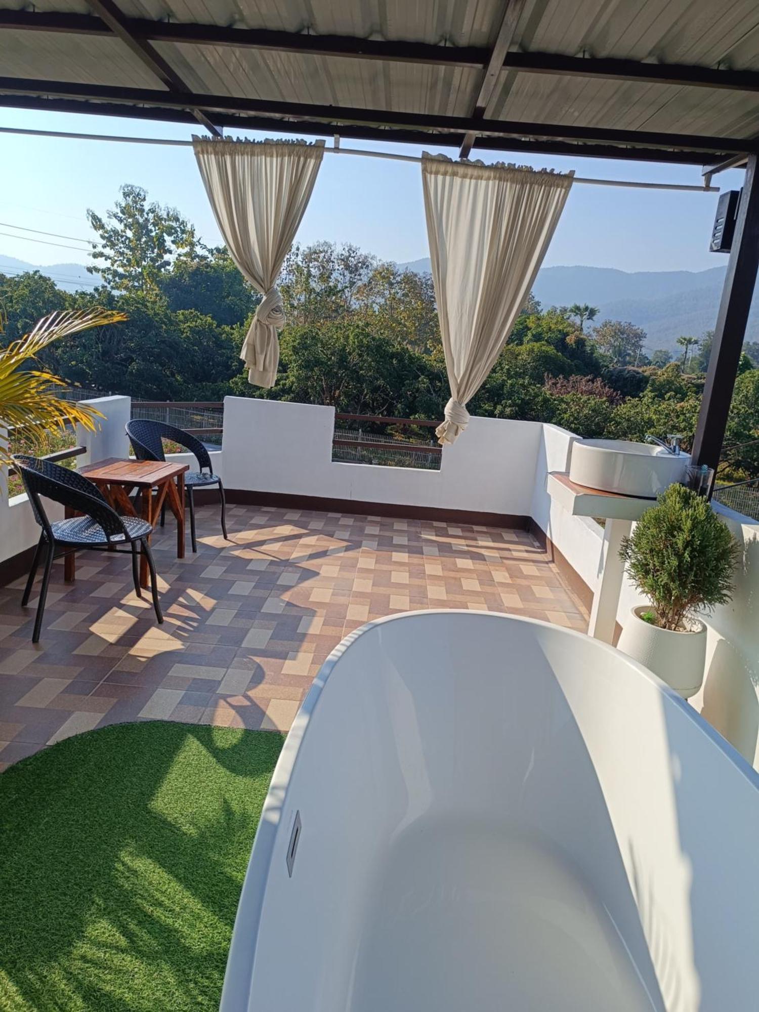 ม่วนใจ๋ปันสุข โฮมสเตย์แอนคาเฟ่ Muanjai Punsuk Homestay And Cafe Чомтонг Екстер'єр фото