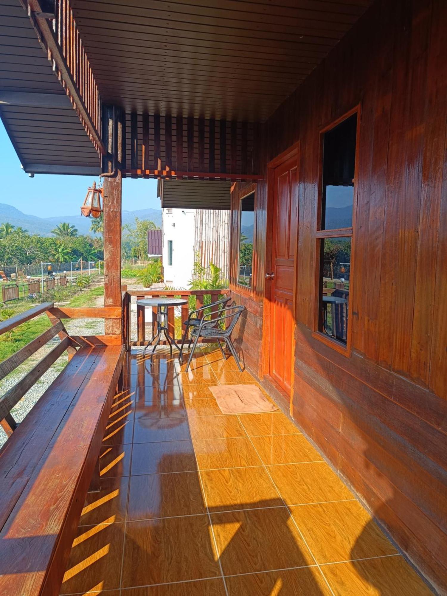 ม่วนใจ๋ปันสุข โฮมสเตย์แอนคาเฟ่ Muanjai Punsuk Homestay And Cafe Чомтонг Екстер'єр фото