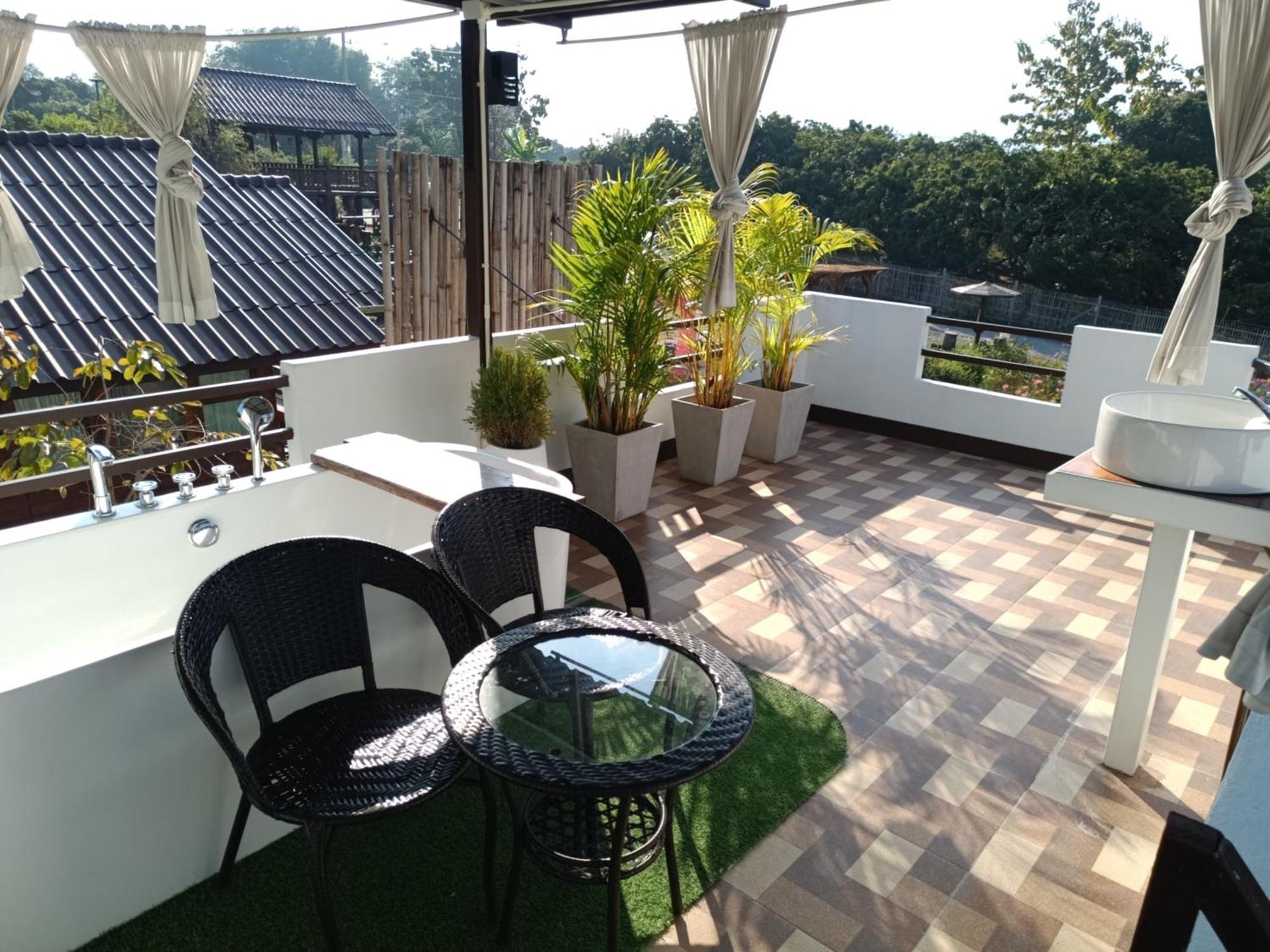 ม่วนใจ๋ปันสุข โฮมสเตย์แอนคาเฟ่ Muanjai Punsuk Homestay And Cafe Чомтонг Екстер'єр фото