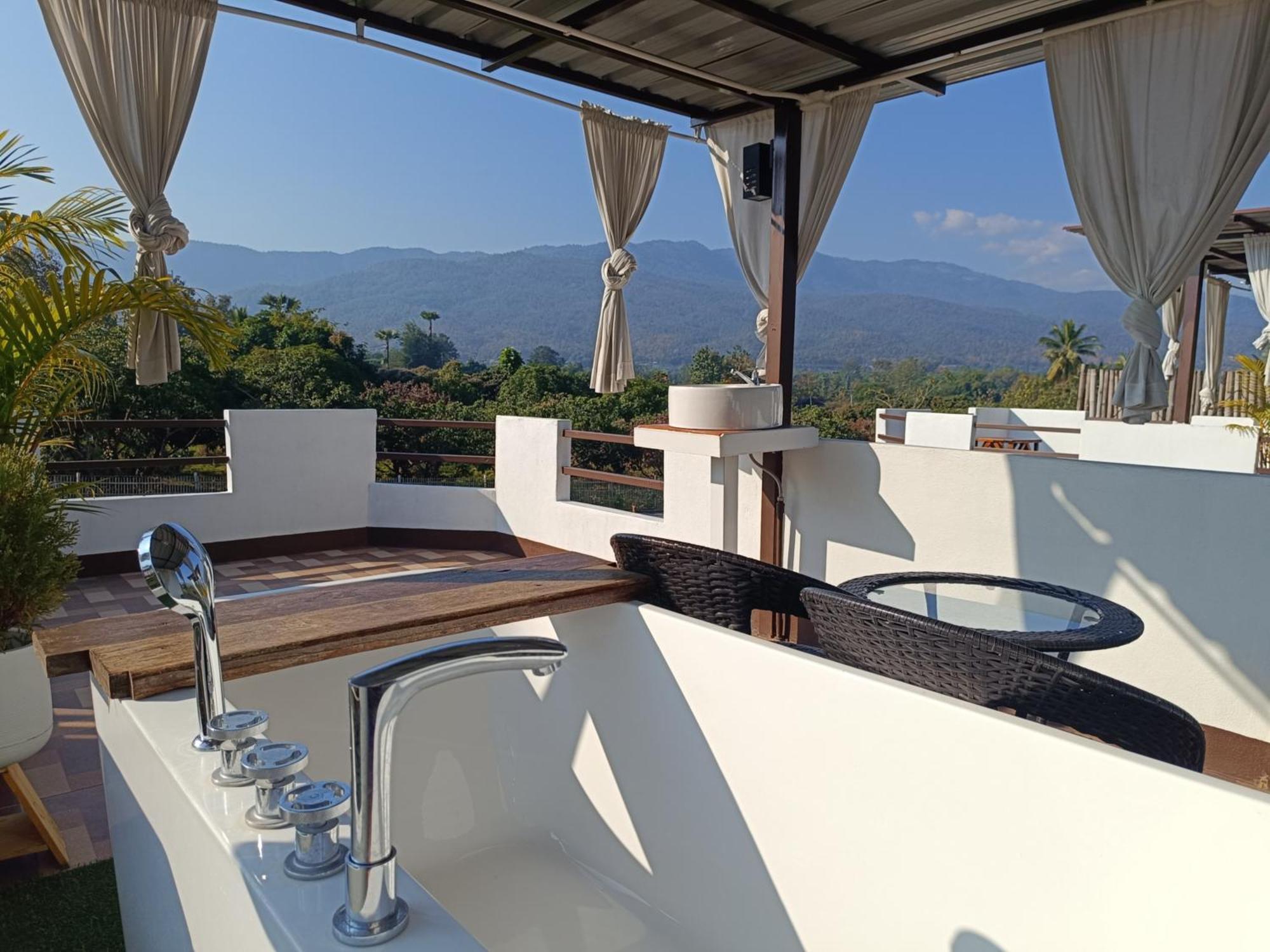 ม่วนใจ๋ปันสุข โฮมสเตย์แอนคาเฟ่ Muanjai Punsuk Homestay And Cafe Чомтонг Екстер'єр фото